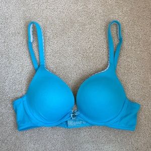 Victoria’s Secret Body by Victoria Push Up 32B